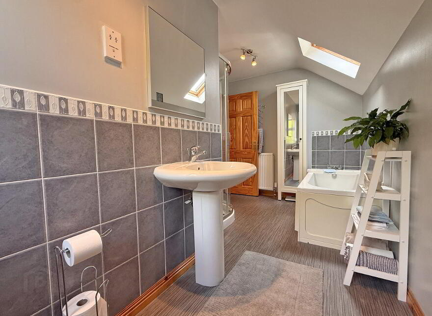 25 Seneirl Road, Castlecatt, Bushmills, BT57 8TS