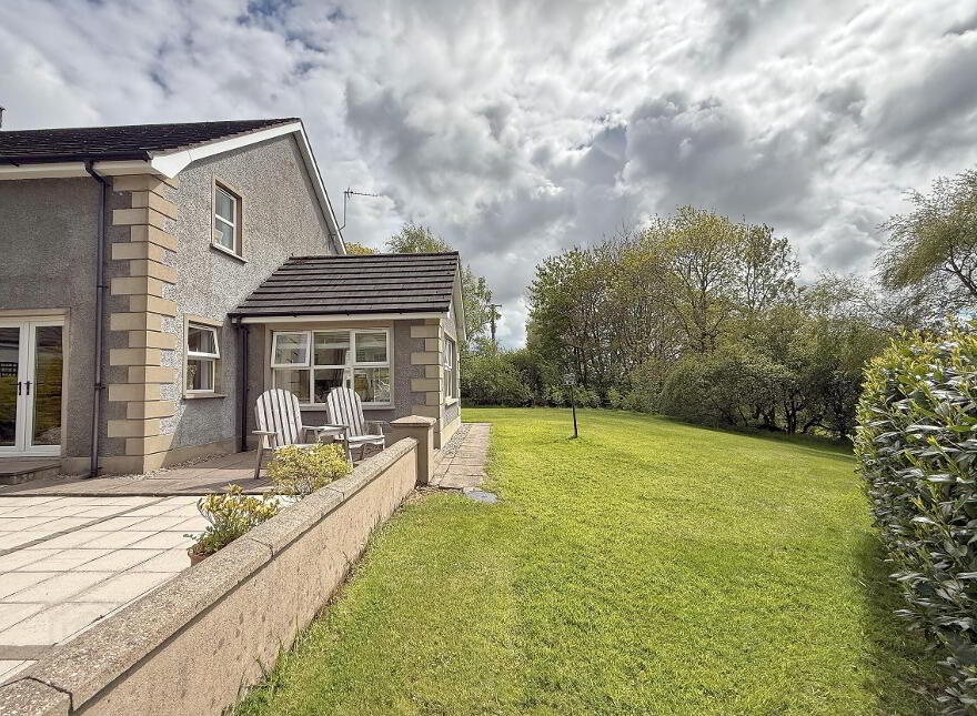 25 Seneirl Road, Castlecatt, Bushmills, BT57 8TS