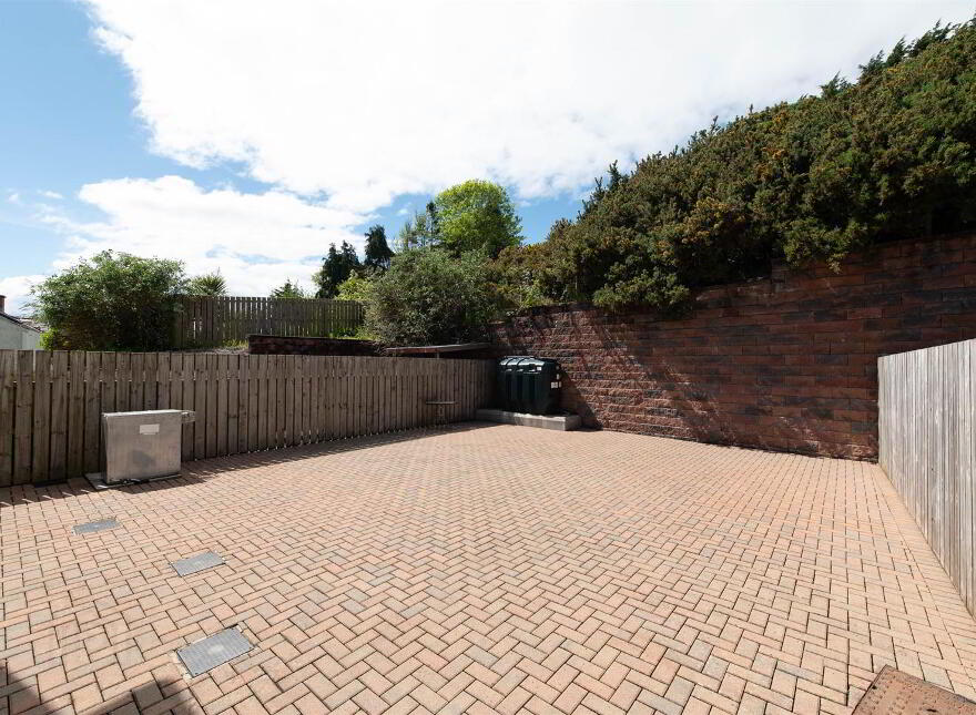 2 Roughal Court, Downpatrick, BT30 6FN