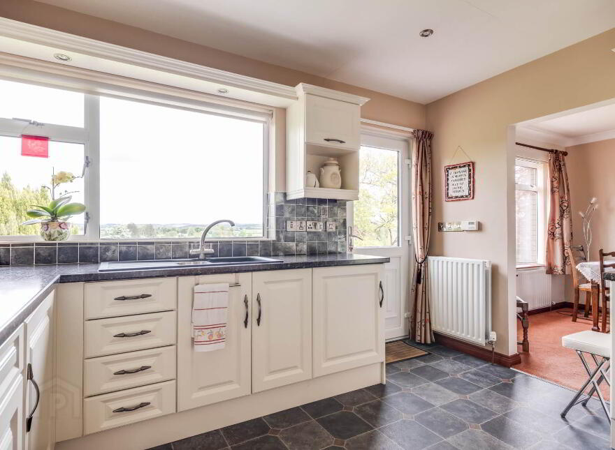 36 Castlebalfour Road, Lisnaskea, BT92 0LT