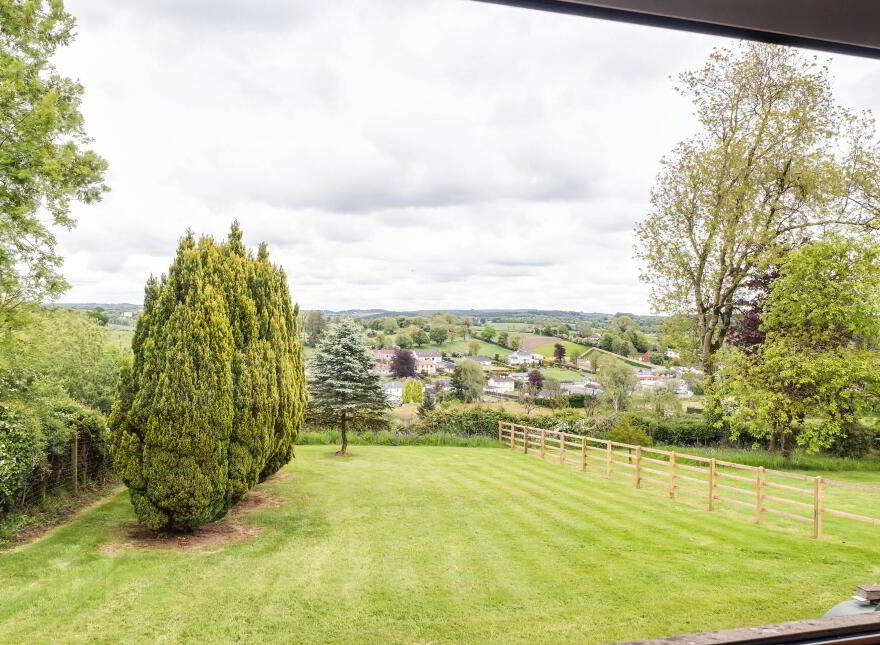 36 Castlebalfour Road, Lisnaskea, BT92 0LT