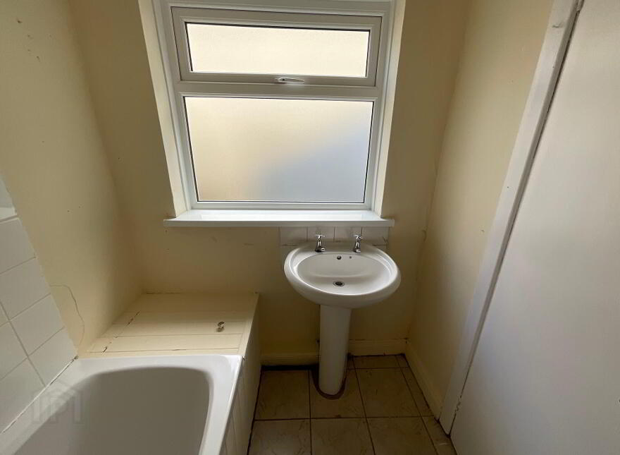 25 Woodvale Road, Belfast, BT13 3BN