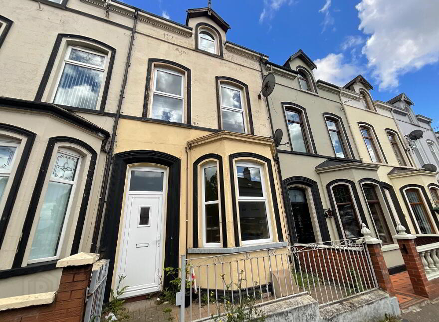 25 Woodvale Road, Belfast, BT13 3BN