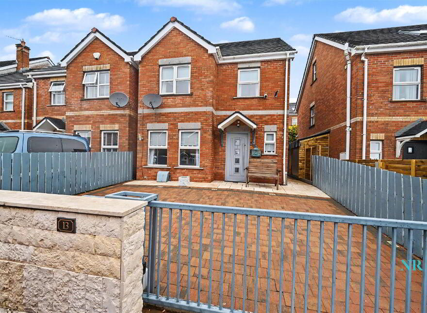 13 Wolfhill Manor, Belfast, BT14 8DE