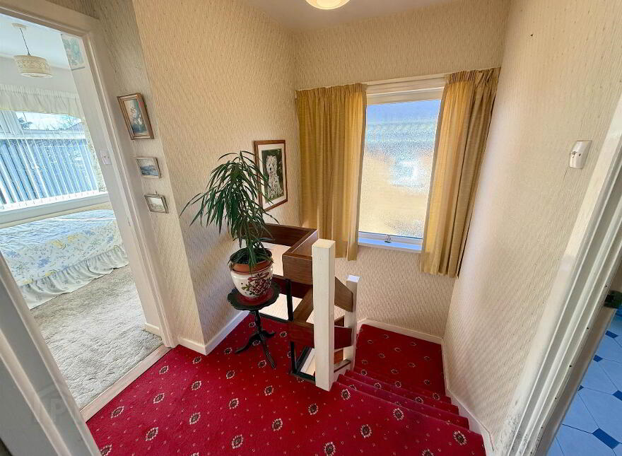 8 Willowbank Crescent, Belfast, BT6 0NX