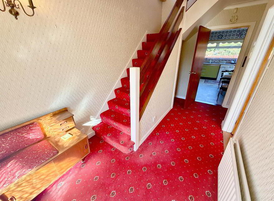 8 Willowbank Crescent, Belfast, BT6 0NX