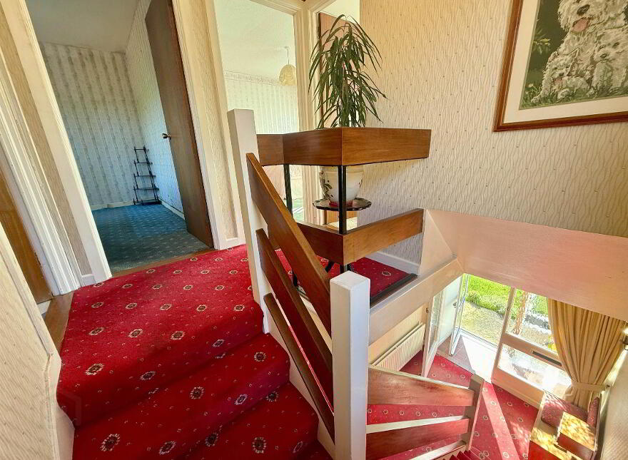 8 Willowbank Crescent, Belfast, BT6 0NX