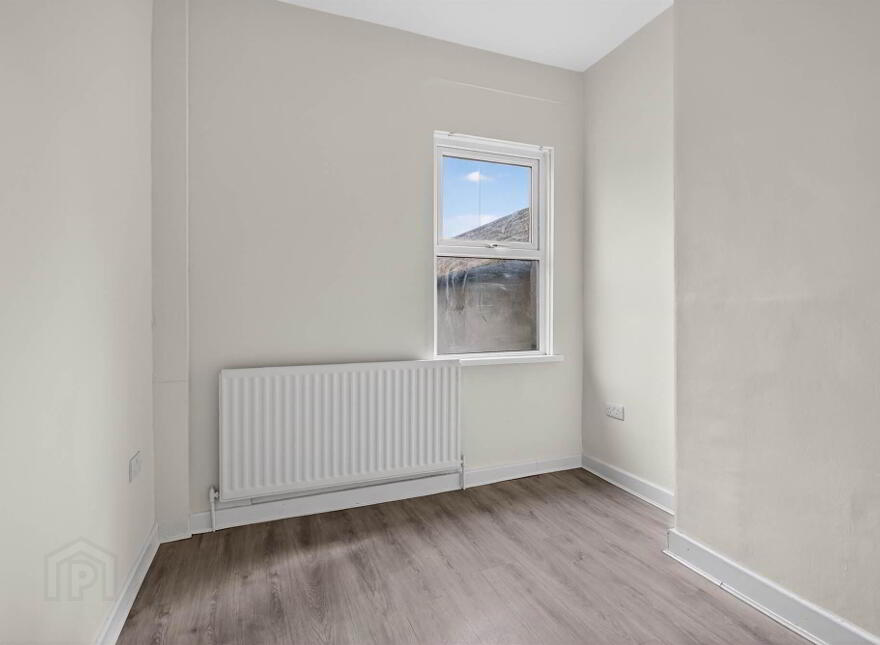 74 Bloomfield Avenue, Belfast, BT5 5AE