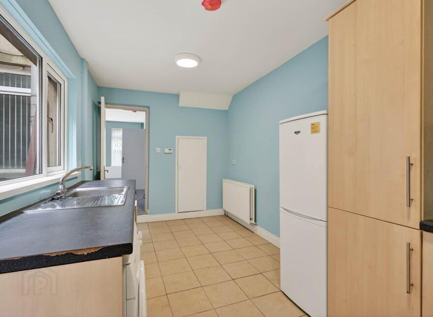 74 Bloomfield Avenue, Belfast, BT5 5AE