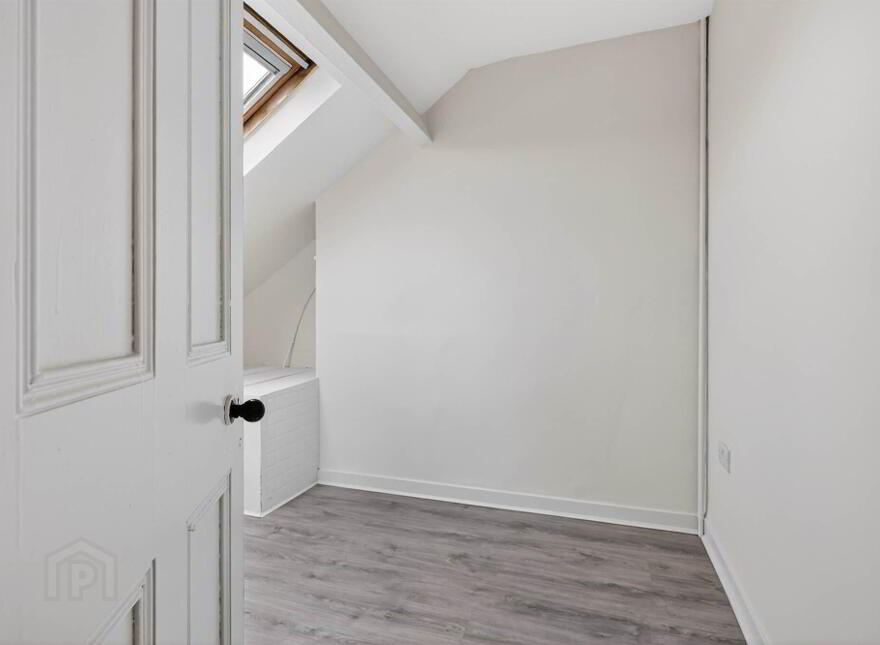 74 Bloomfield Avenue, Belfast, BT5 5AE