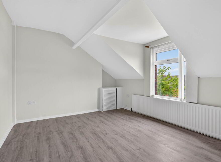 74 Bloomfield Avenue, Belfast, BT5 5AE