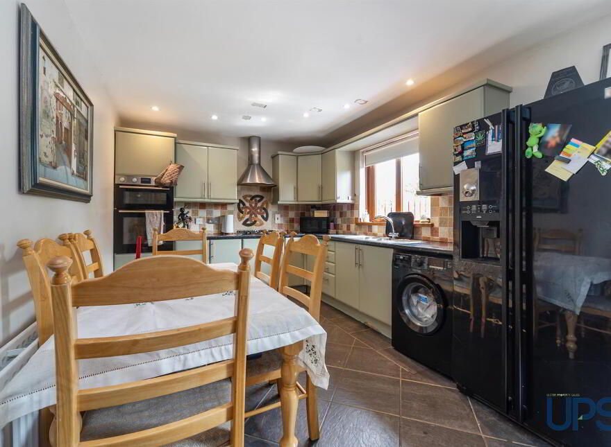 4 Meadowhill Grange, Glen Road, Belfast, BT11 8QS