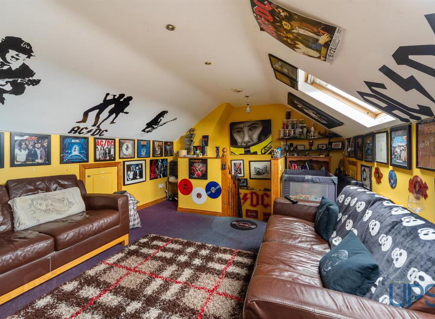 4 Meadowhill Grange, Glen Road, Belfast, BT11 8QS