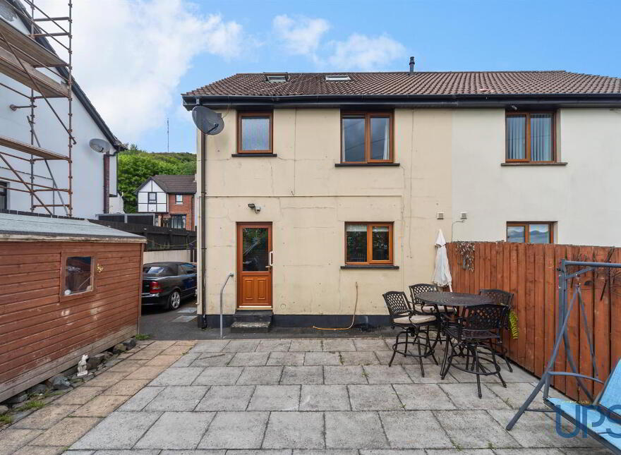 4 Meadowhill Grange, Glen Road, Belfast, BT11 8QS