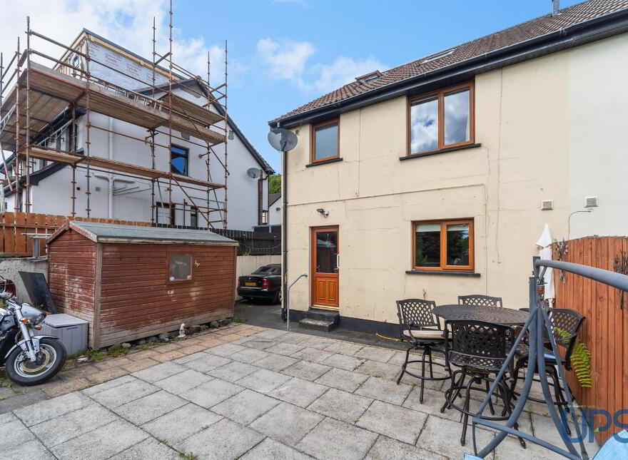 4 Meadowhill Grange, Glen Road, Belfast, BT11 8QS