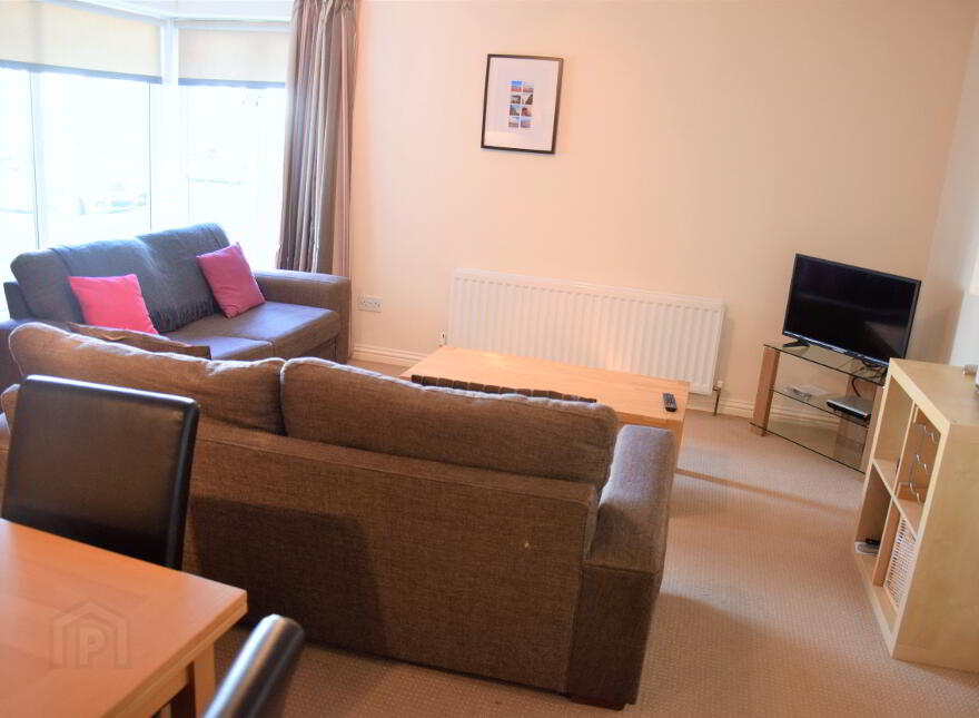 32 Old Castle Court, Portrush, BT55 7PT