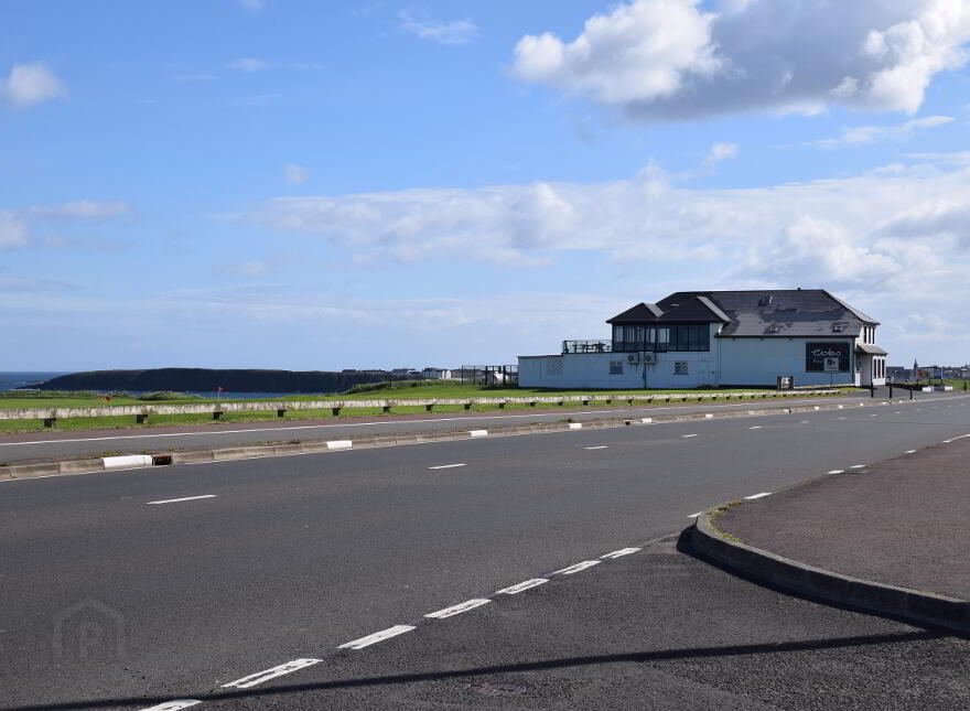 32 Old Castle Court, Portrush, BT55 7PT