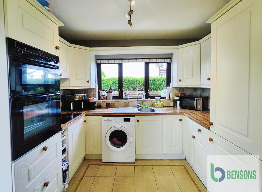 3 Bayhead Park, Portballintrae, Bushmills, BT57 8YR
