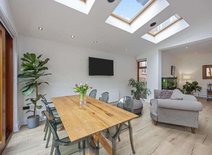 14 Kings Park, Belfast, BT5 6PT
