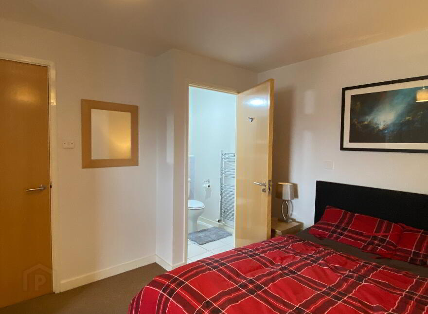 Apt 36, 17 Queens Square, Belfast, BT1 3FF