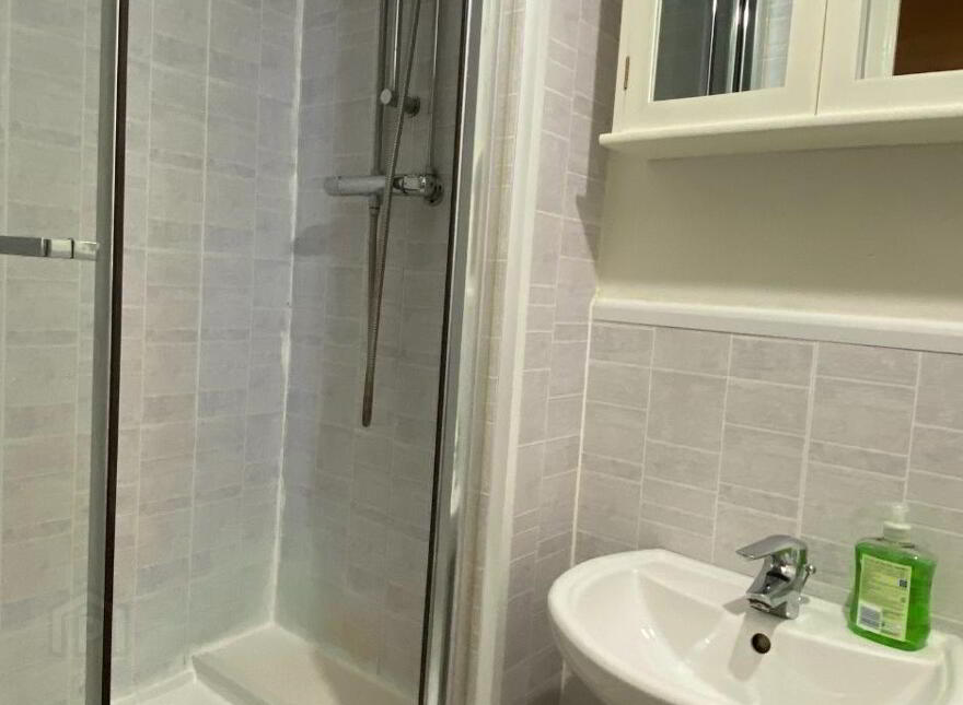 Apt 36, 17 Queens Square, Belfast, BT1 3FF