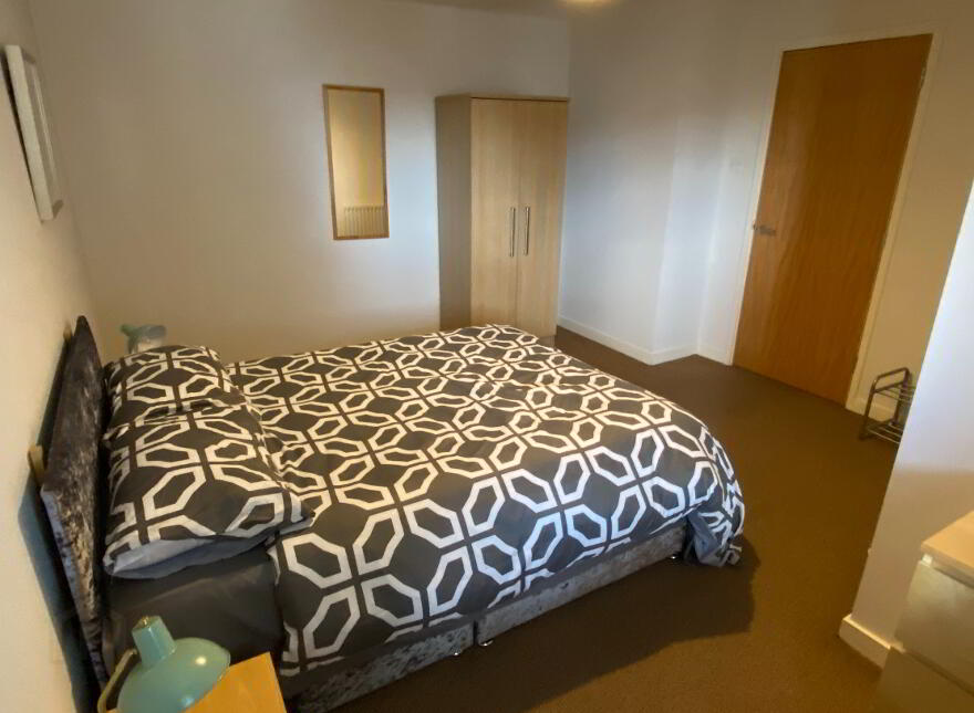 Apt 36, 17 Queens Square, Belfast, BT1 3FF