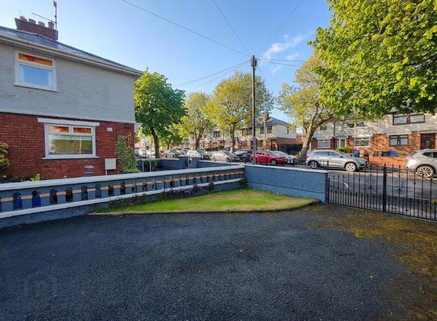 121 Twaddell Avenue, Belfast, BT13 3LG