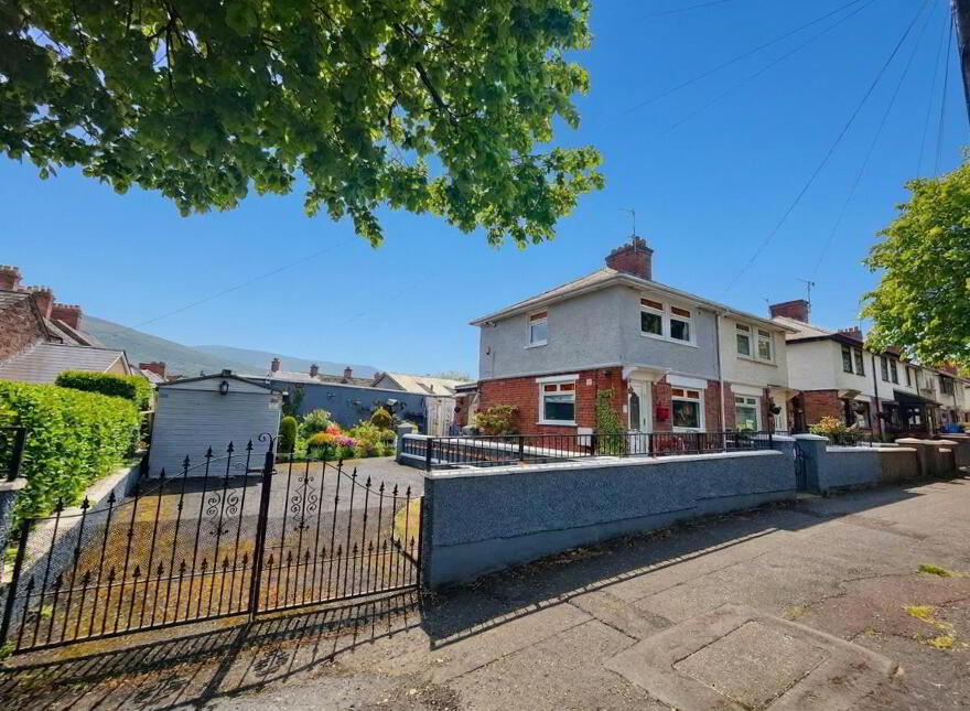 121 Twaddell Avenue, Belfast, BT13 3LG