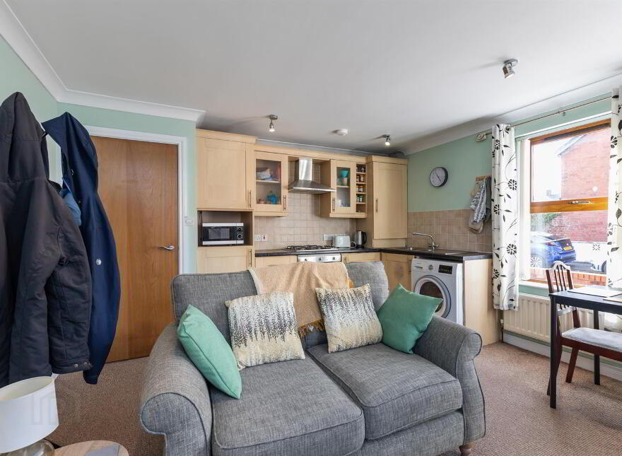 14 Devon Parade, Belfast, BT4 1LT