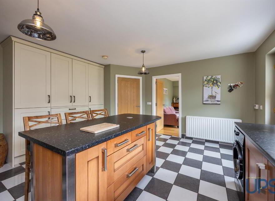 18b Glen Road, Glenavy, BT29 4LT