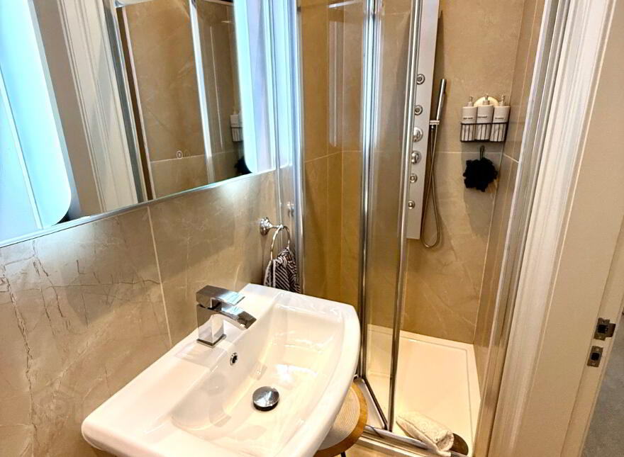 23 Oak Country Green, Waterside, L'Derry, BT47 6FU