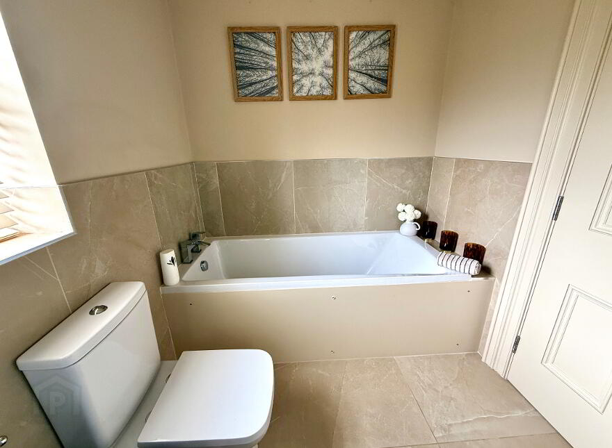 23 Oak Country Green, Waterside, L'Derry, BT47 6FU