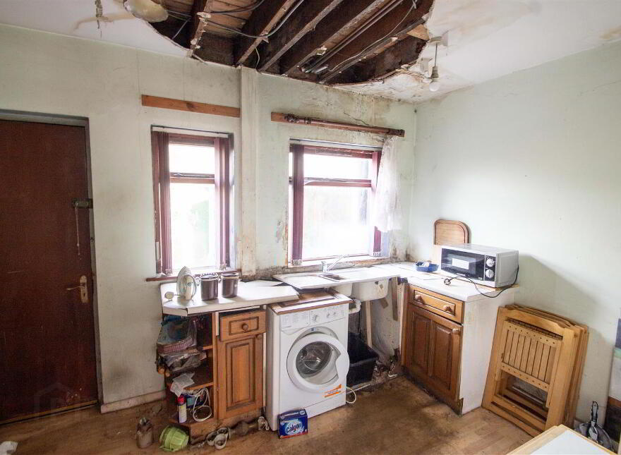 32 Iris Drive, Belfast, BT12 7BJ