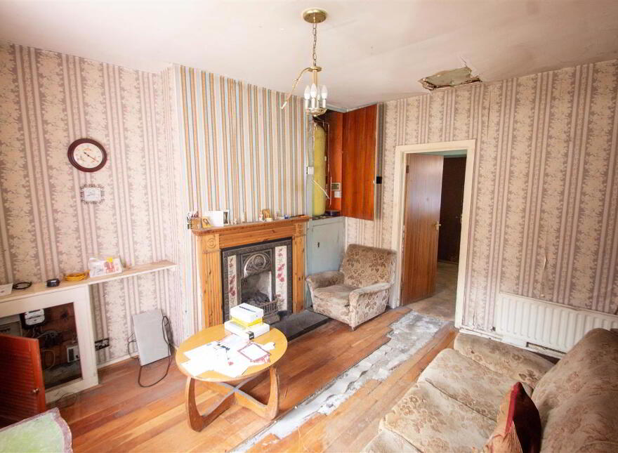 32 Iris Drive, Belfast, BT12 7BJ