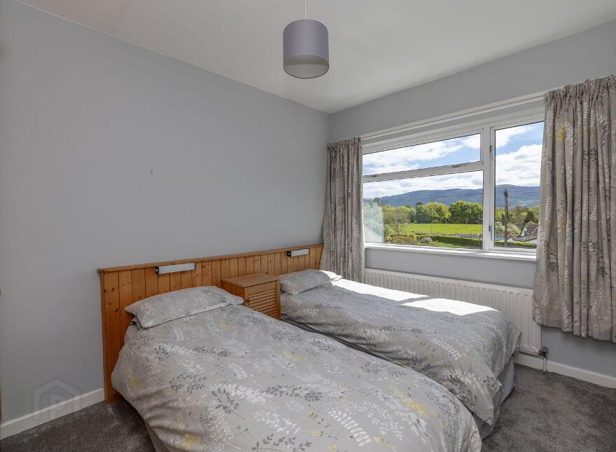 48 Clonallon Road, Warrenpoint, Newry, BT34 3PH