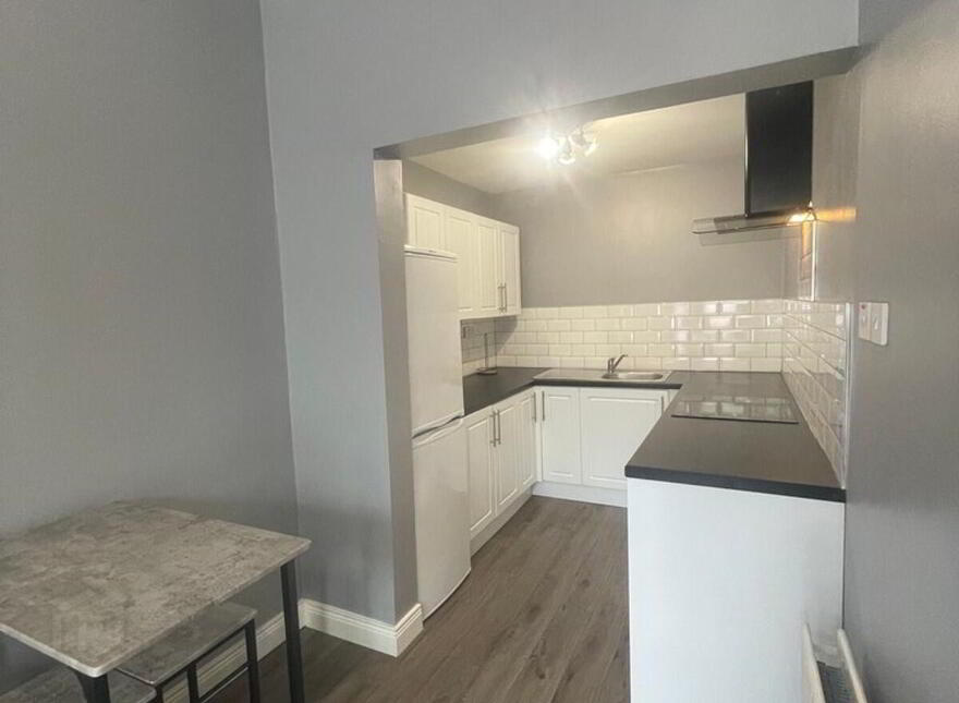 Apt 1, 20 Eglantine Avenue, Belfast, BT9 6DX