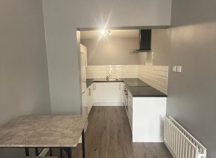 Apt 1, 20 Eglantine Avenue, Belfast, BT9 6DX