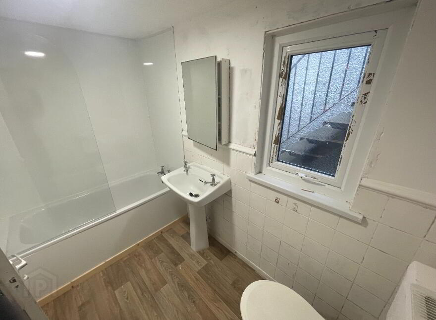 Unit B, 133 Main Street, Larne, BT40 1HJ