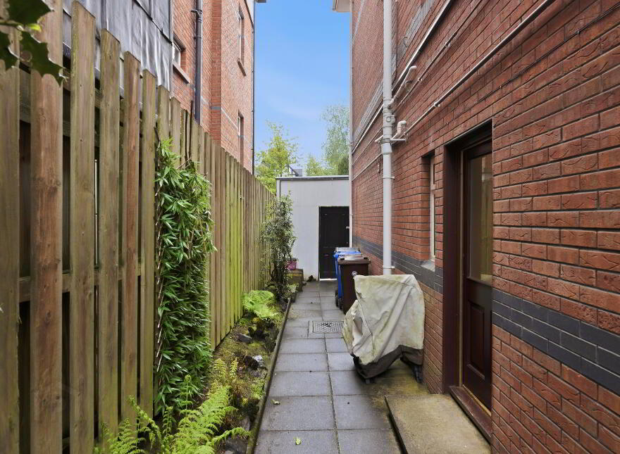 Apartment 2 Deramore Manor 1A Deramore Park South, Belfast, BT9 5JY