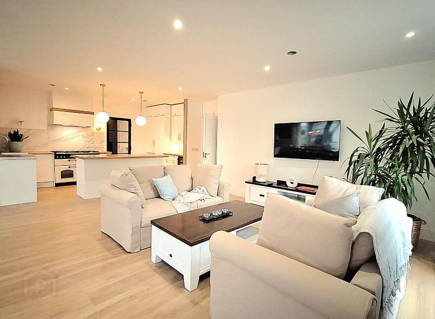 Auburn, Dublin Road, Athlone, N37C6Y0