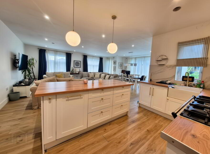Auburn, Dublin Road, Athlone, N37C6Y0
