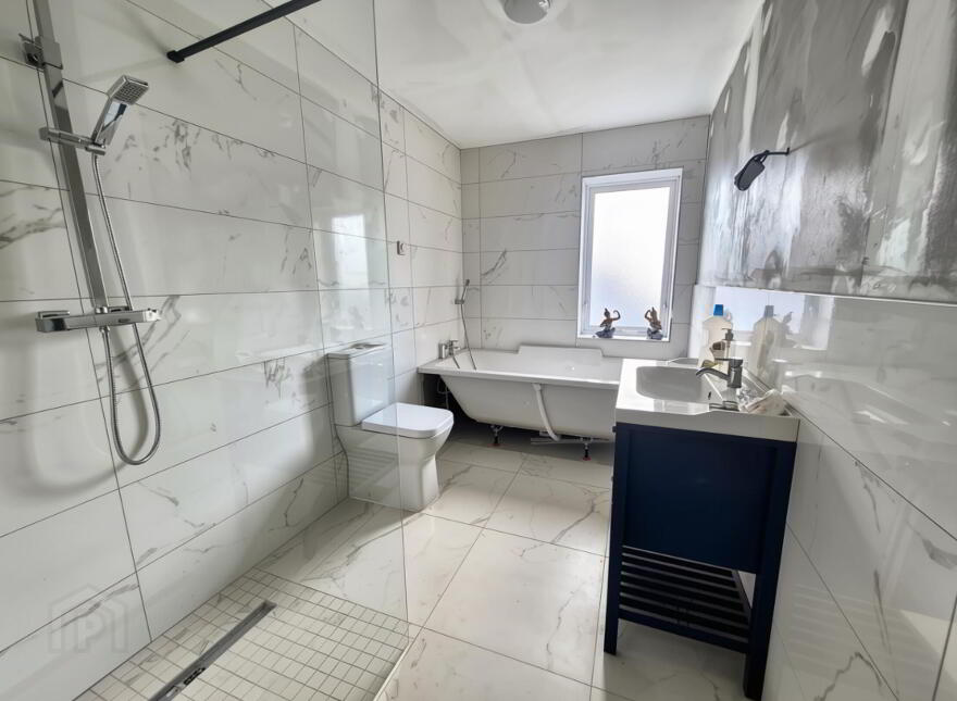 Auburn, Dublin Road, Athlone, N37C6Y0