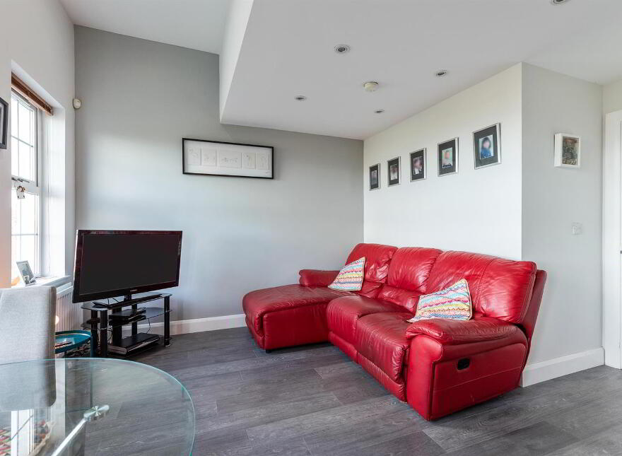 Apt 8, Willowbank Manor, Upper Knockbreda Road, Belfast, BT6 0JY