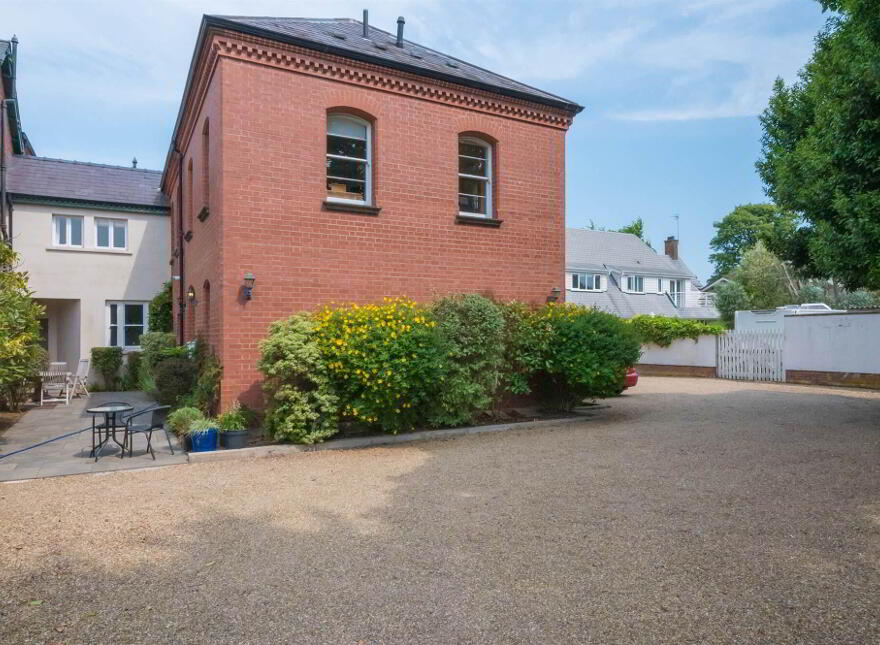 3 Moat Apartment, 8 Motelands Old Holywood Road, East Belfast, Belfast, BT4 2JH