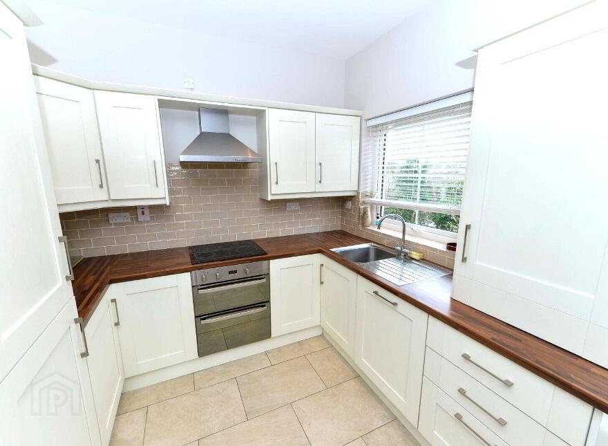 12A Gransha Chase, Dundonald, Belfast, BT16 2FE