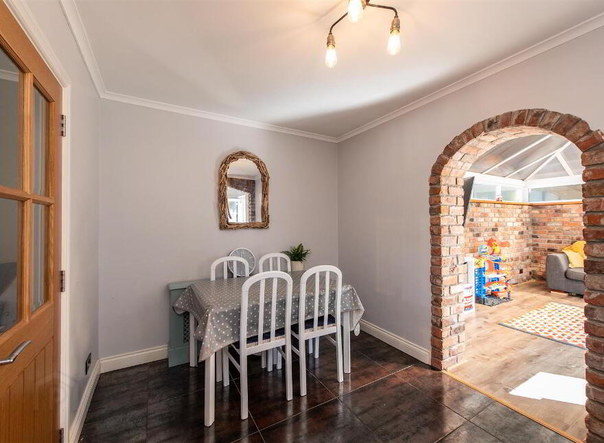 25 Lynn Avenue, Dromore, BT25 1PZ