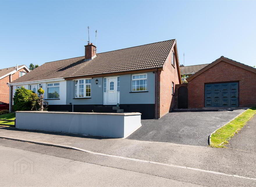 25 Lynn Avenue, Dromore, BT25 1PZ