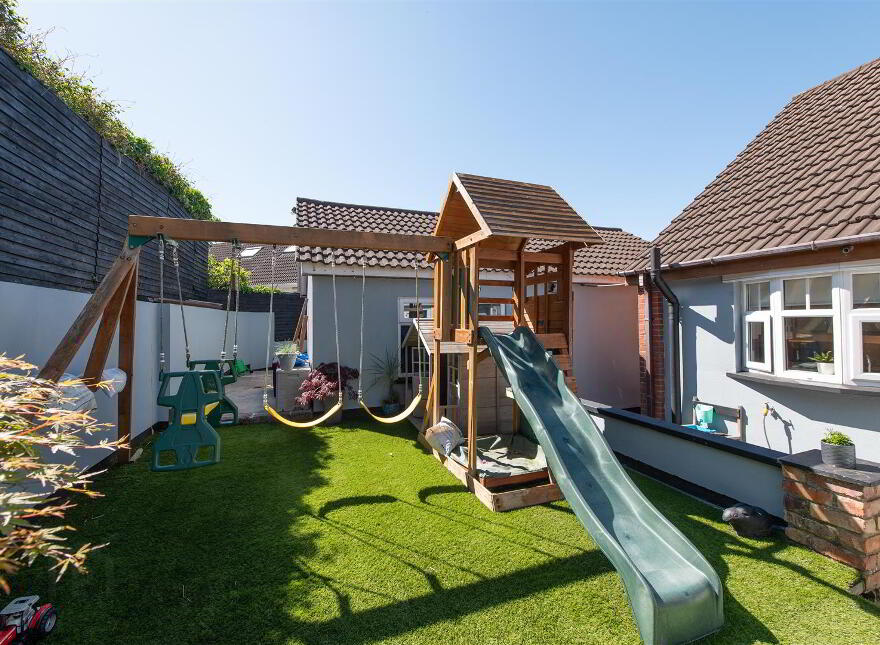 25 Lynn Avenue, Dromore, BT25 1PZ