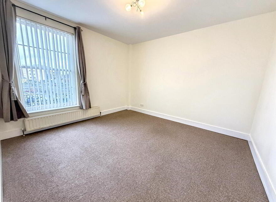 28 Lisburn Square, Lisburn, BT28 1TS