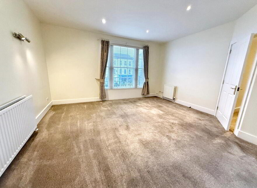 28 Lisburn Square, Lisburn, BT28 1TS